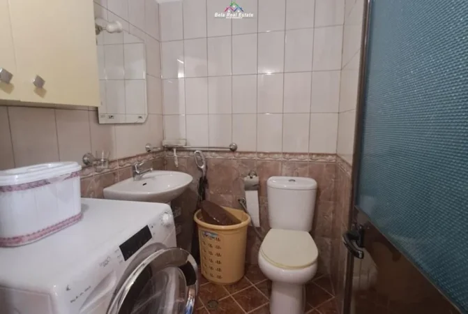 Tirane, jepet me qera Vile 2+1+Ballkon Kati 2, 72 m² 500 € (prane Kupoles)