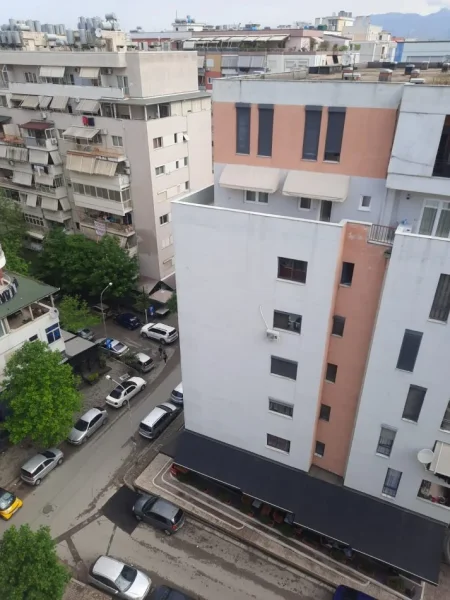 Shitet nga pronari apartament 2+1