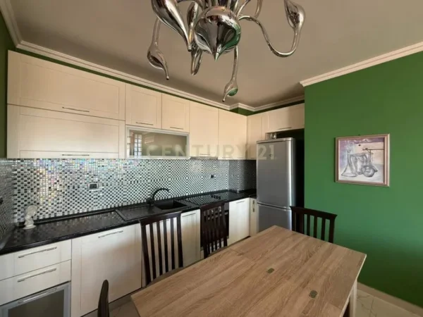 Tirane, shes apartament 2+1 Kati 2, 90 m² 130.000 € (Fresk,Prane Fizikes Berthamore) !!!!!!!