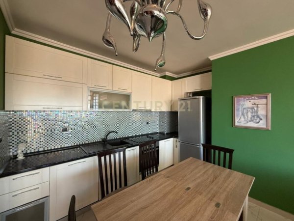 Tirane, shes apartament 2+1 Kati 2, 90 m² 130.000 € (Fresk,Prane Fizikes Berthamore) !!!!!!!