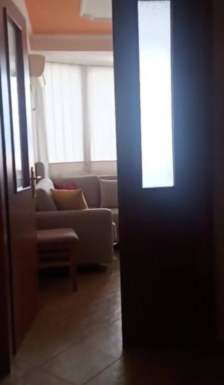 Tirane, jepet me qera garsoniere Kati 6, 35 m² 300 €