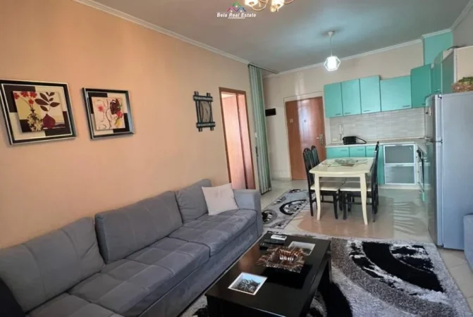 Tirane, jepet me qera apartament 1+1+Ballkon Kati 7, 55 m² 400 € (prane Big Pjates)