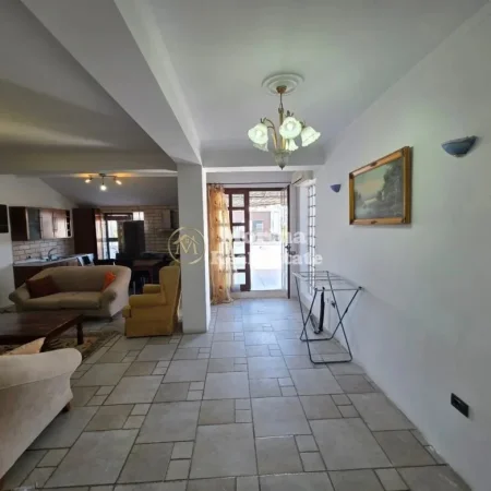 Tirane, jepet me qera apartament 1+1 Kati 6, 110 m² 500 € (Oxhaku)