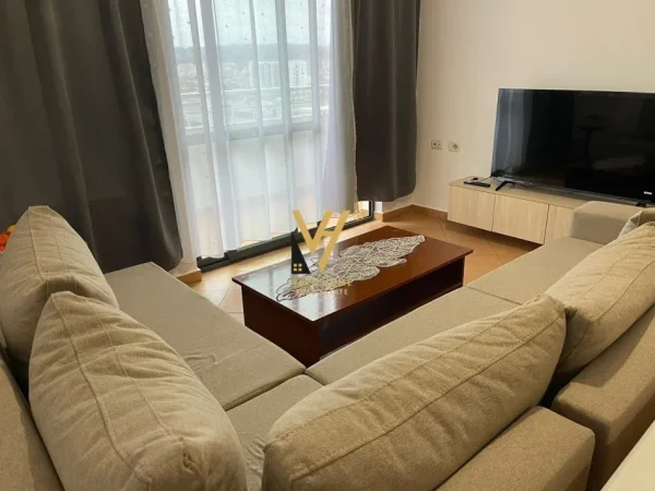Tirane, jepet me qera apartament 2+1+Ballkon Kati 8, 85 m² 550 € (LAPRAKE)