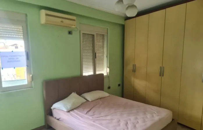 Tirane, jepet me qera apartament 2+1+Ballkon Kati 2, 79 m² 650 € 
