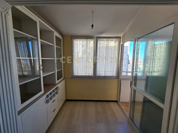 Tirane, shitet apartament 2+1+Ballkon Kati 6, 110 m² 200.000 € 