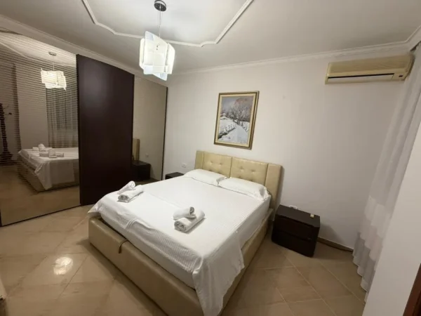 Tirane, jepet me qera apartament 2+1 Kati 5, 