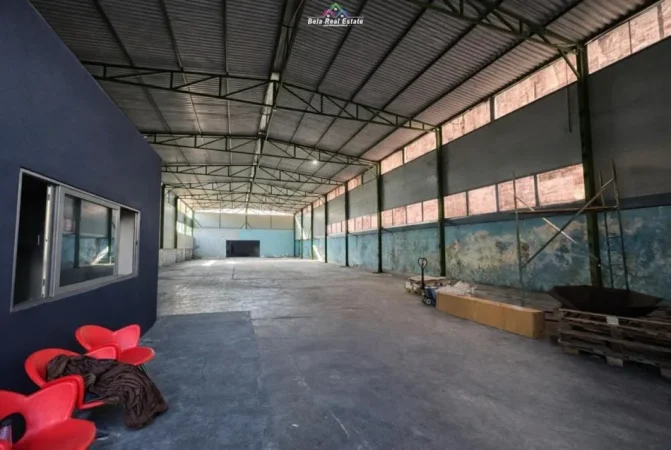 Tirane, jepet me qera magazine Kati 0, 660 m² 2.200 € (prane QTU-se)