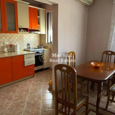 Tirane, jepet me qera apartament 1+1 Kati 5, 65 m² 320 € (Laprake)