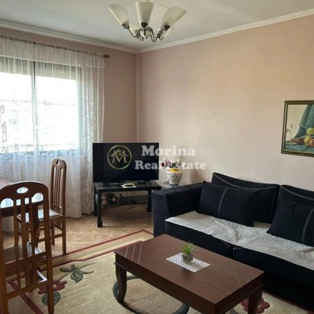 Tirane, jepet me qera apartament 1+1 Kati 5, 65 m² 320 € (Laprake)