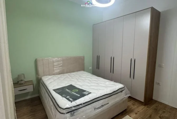 Tirane, jepet me qera apartament 1+1+Ballkon Kati 3, 70 m² 800 € (Tek Kompleksi Delijorgji)