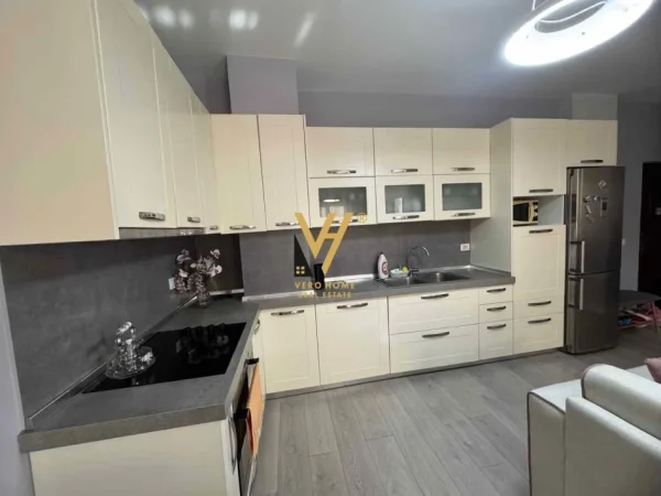 Tirane, jepet me qera apartament 1+1+Ballkon Kati 1, 75 m² 600 € (BULEVARDI I RI)