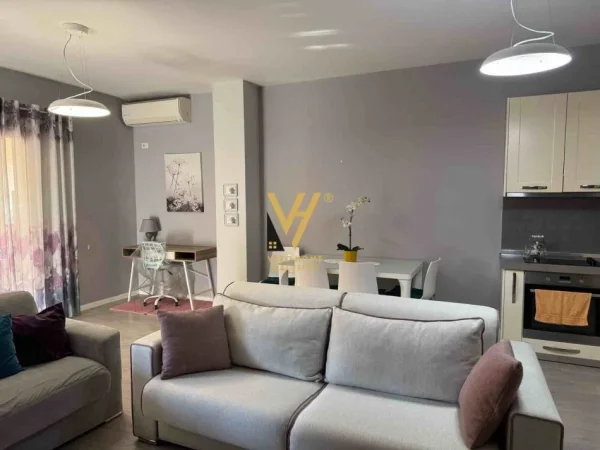 Tirane, jepet me qera apartament 1+1+Ballkon Kati 1, 75 m² 600 € (BULEVARDI I RI)