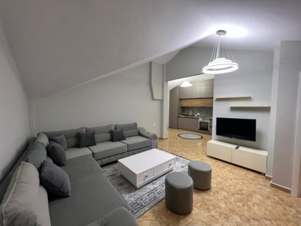 Tirane, jepet me qera 2+1 Kati 4, 