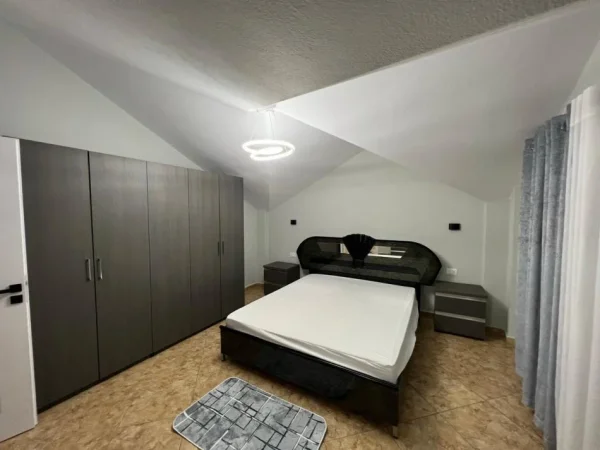 Tirane, jepet me qera 2+1 Kati 4,