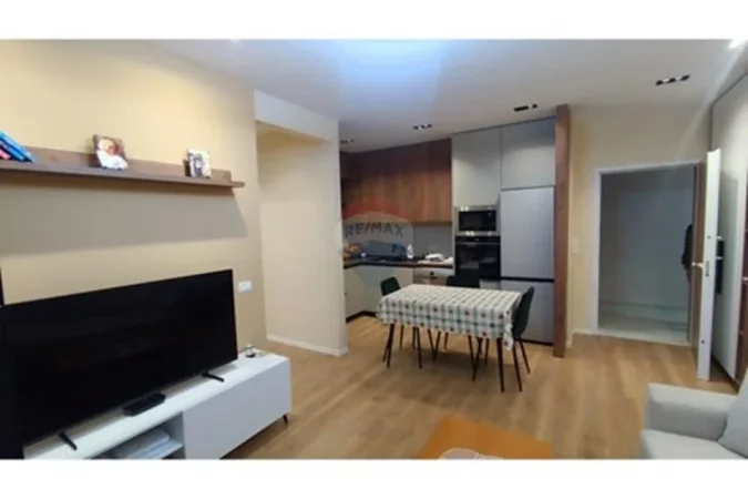 Tirane, jepet me qera apartament 2+1 Kati 3, 89 m² 700 € (Don Bosko)