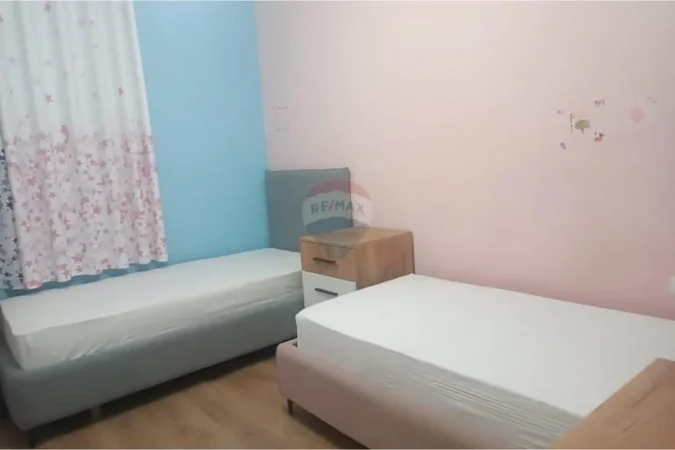 Tirane, jepet me qera apartament 2+1 Kati 3, 89 m² 700 € (Don Bosko)