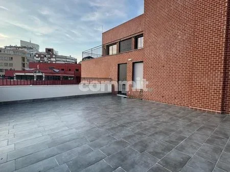 Tirane, jepet me qera apartament 2+1 , 90 m² 1.000 € (kopshti botanik)