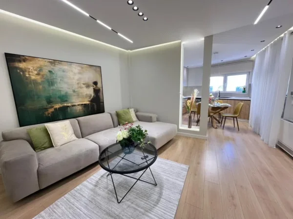 Tirane, shitet apartament 2+1+Ballkon Kati 8, 119 m² 310.000 € (rruga don bosko)