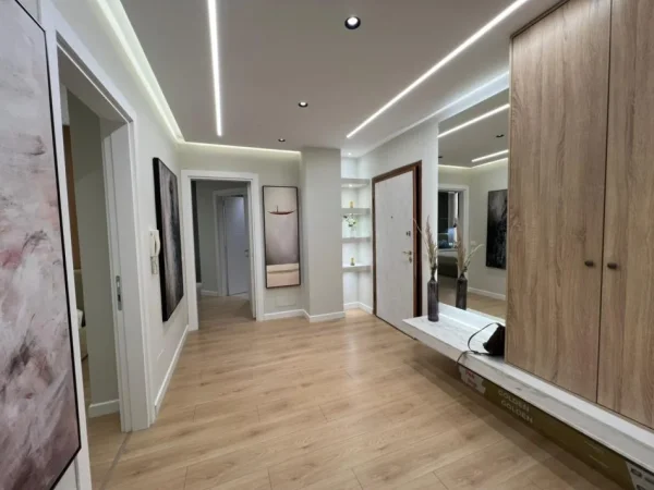 Tirane, shitet apartament 2+1+Ballkon Kati 8, 119 m² 310.000 € (rruga don bosko)