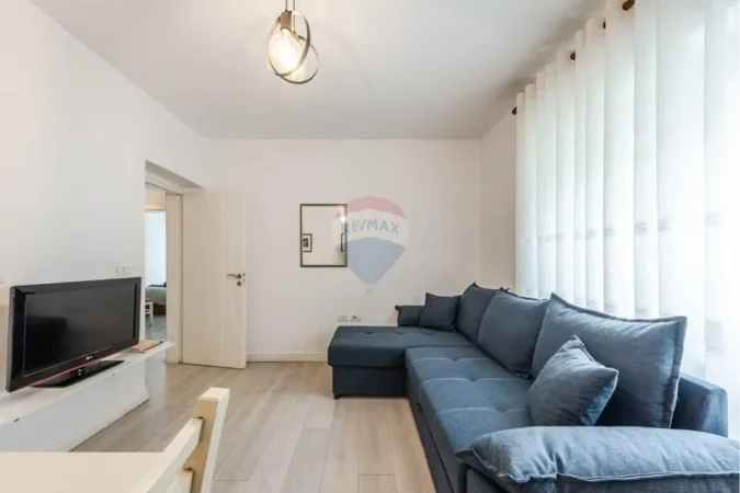 Tirane, jepet me qera apartament 2+1 Kati 1, 85 m² 700 € (Pazari Ri)