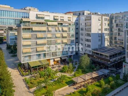 Tirane, jepet me qera apartament 2+1 Kati 10, 105 m² 1.200 € (Komuna e Parisit)