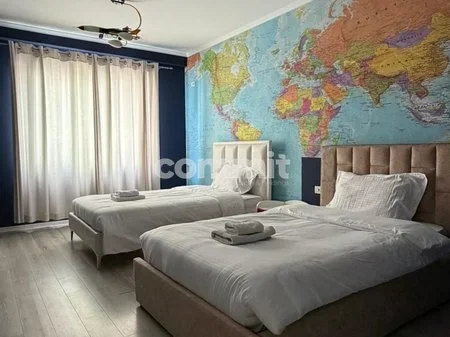 Tirane, jepet me qera apartament 2+1 Kati 10, 105 m² 1.200 € (Komuna e Parisit)