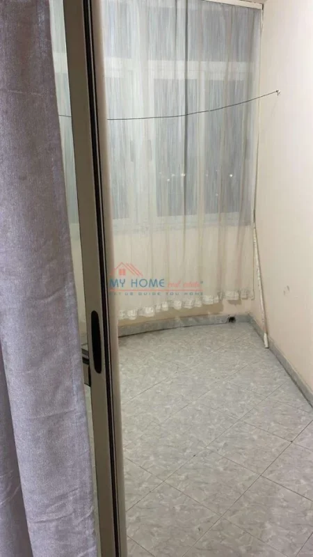 Tirane, jepet me qera apartament 2+1+Ballkon Kati 5, 120 m² 570 € (Laprake)