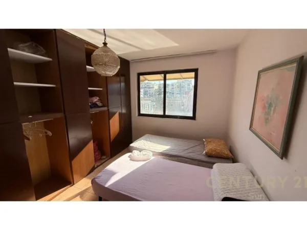 Tirane, jepet me qera apartament 1+1+Ballkon Kati 4, 65 m² 400 € (ish stacioni i fundit i tiranes se re)