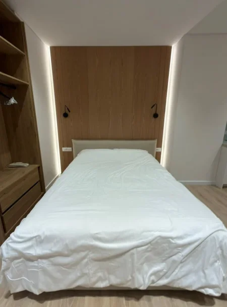 Tirane, jepet me qera apartament 1+1 , 100 m² 1.500 € 