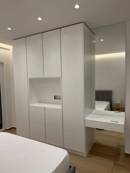 Tirane, jepet me qera apartament 1+1+Aneks+Ballkon Kati 3, 70 m² 800 € (rruga e durresit)