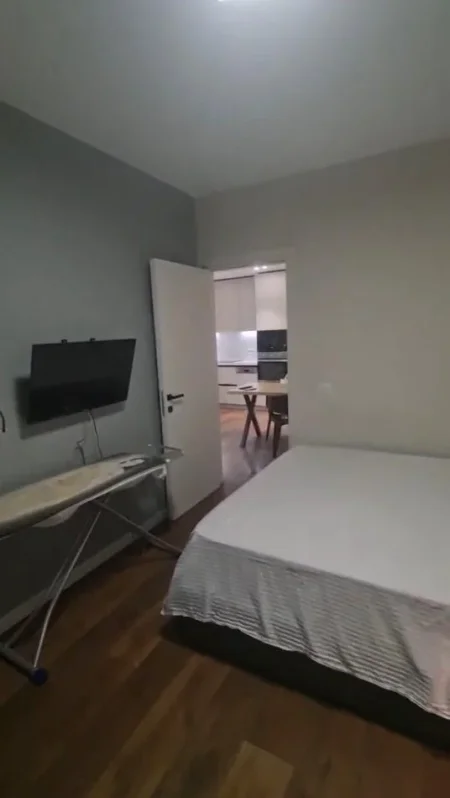 Tirane, jepet me qera apartament 1+1+Ballkon Kati 4, 70 m² 450 €