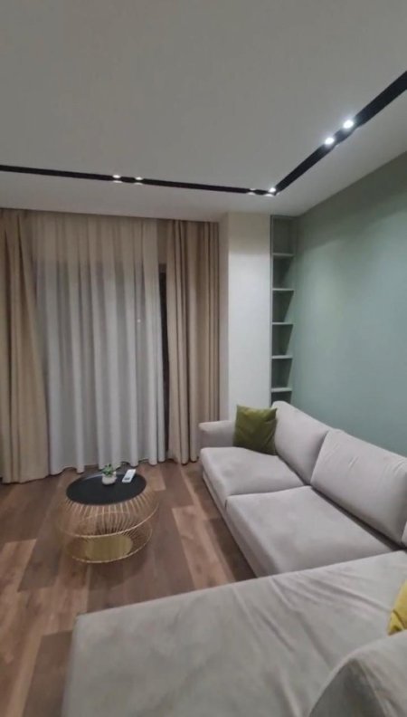 Tirane, jepet me qera apartament 1+1+Ballkon Kati 4, 70 m² 450 € 