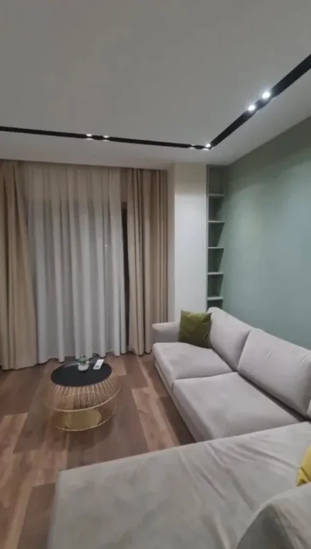 Tirane, jepet me qera apartament 1+1+Ballkon Kati 4, 70 m² 450 €