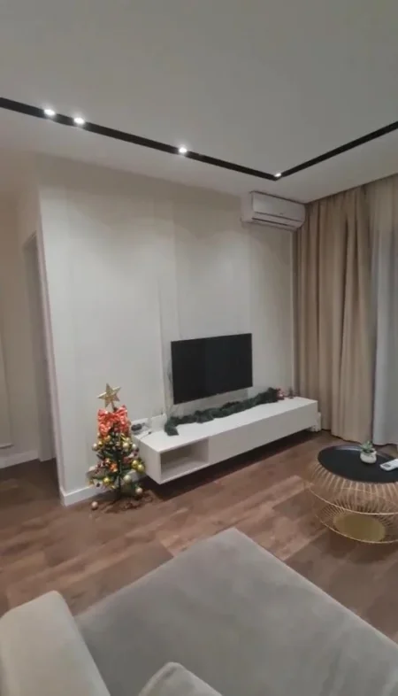 Tirane, jepet me qera apartament 1+1+Ballkon Kati 4, 70 m² 450 €