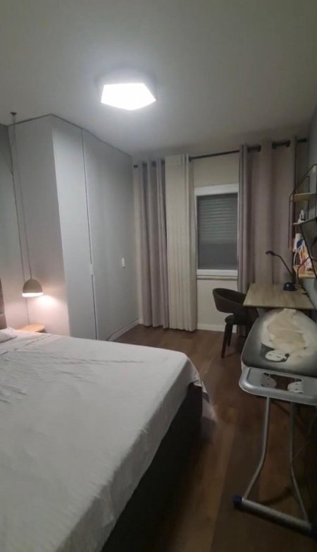 Tirane, jepet me qera apartament 1+1+Ballkon Kati 4, 70 m² 450 € 