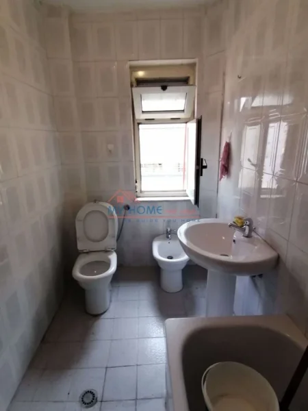Tirane, jepet me qera zyre Kati 6, 126 m² 500 € (Myslym Shyri)