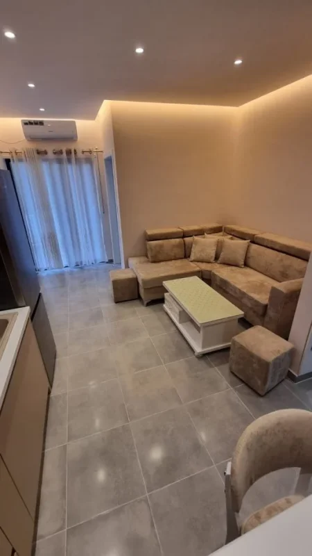 Jepet me qera apartament 2+1 Fringo i ri – Rruga Dibres  650 € (Selvia)