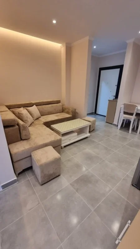 Jepet me qera apartament 2+1 Fringo i ri – Rruga Dibres  650 € (Selvia)