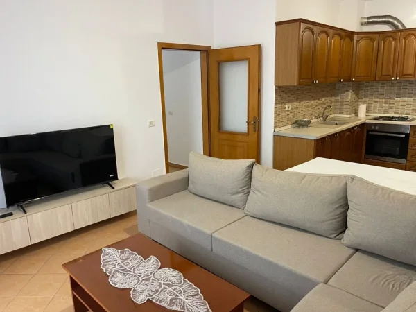 Tirane, jepet me qera apartament 2+1+Ballkon Kati 7, 90 m² 550 € 