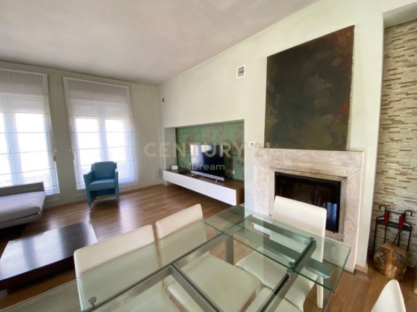 Tirane, jepet me qera Vile 3+1 , 260 m² 2.500 €