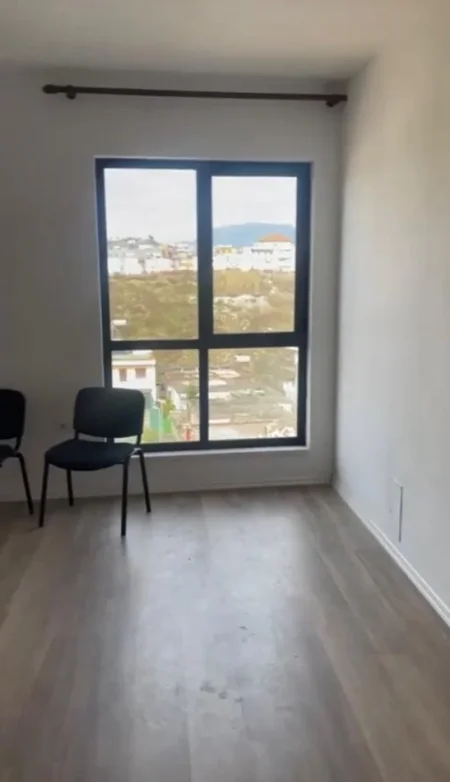 Tirane, jepet me qera apartament 2+1+Ballkon Kati 4, 80 m² 430 € 
