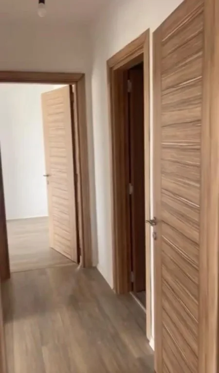 Tirane, jepet me qera apartament 2+1+Ballkon Kati 4, 80 m² 430 € 