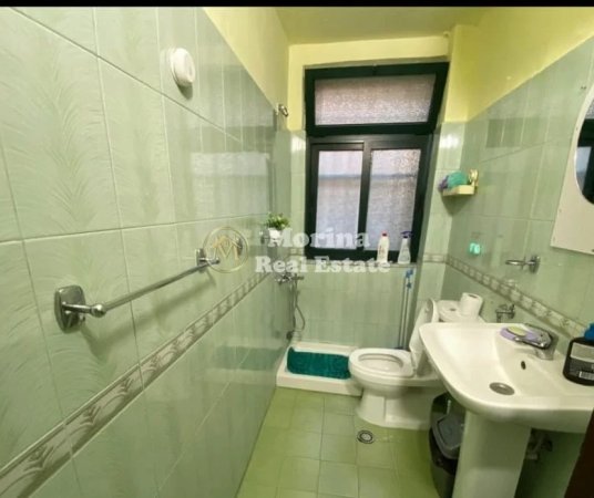 Tirane, jepet me qera apartament 2+1 Kati 1, 90 m² 750 € (Stadiumi Dinamo)