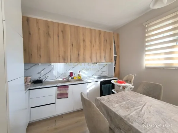 Tirane, jepet me qera apartament 2+1 Kati 9, 103 m² 450 € 