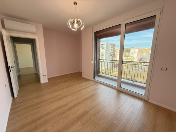 Tirane, jepet me qera apartament 2+1+Ballkon Kati 7, 100 m² 650 € (Ish Fusha e Aviacionit)