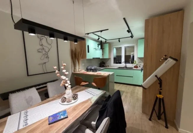 Tirane, jepet me qera apartament 1+1 Kati 1, 66 m² 750 € (ISH EKSPOZITA)