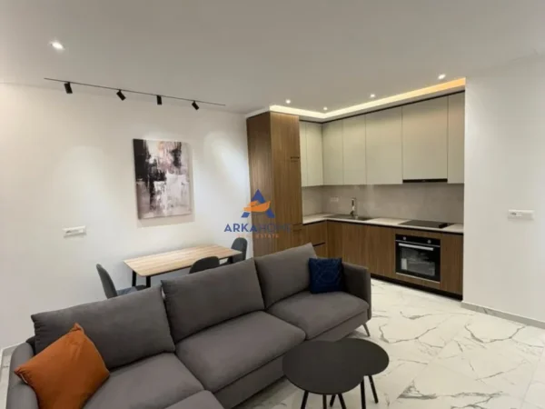 Tirane, jepet me qera apartament 1+1+Ballkon Kati 6, 68 m² 780 € 