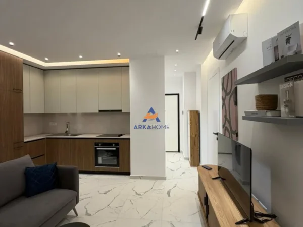 Tirane, jepet me qera apartament 1+1+Ballkon Kati 6, 68 m² 780 € 