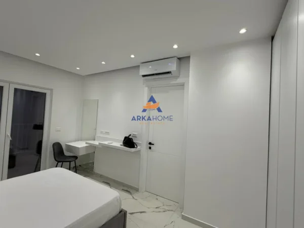 Tirane, jepet me qera apartament 1+1+Ballkon Kati 6, 68 m² 780 € 